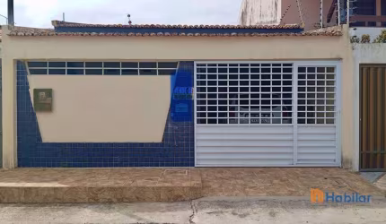 Casa à venda no Bairro aeroporto. 02 quartos. Leste. Próx ao Hiper Sul.
