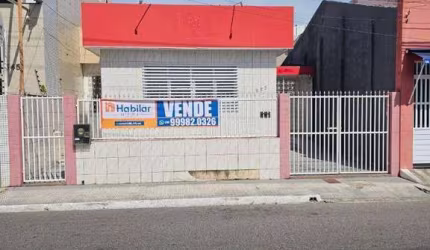 Casa na rua Arauá com 3 dormitórios à venda, 260 m² por R$ 500.000 - São José - Aracaju/SE