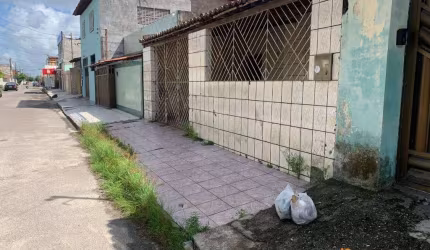 Casa à venda no Cj Eduardo Gomes. Próximo ao G Barbosa.