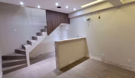 ESPAÇO COMERCIAL DUPLEX - LOCALIZAÇÃO PRIVILEGIADA NA PITUBA