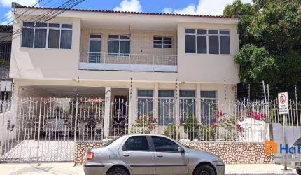 Casa ampla para fins residenciais ou comerciais em excelente localização – Rua Campos, São José