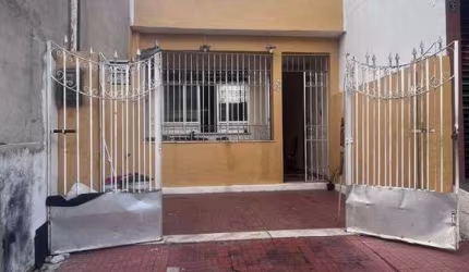 Casa à Venda no Siqueira Campos. Rua Paraíba. 02 quartos.
