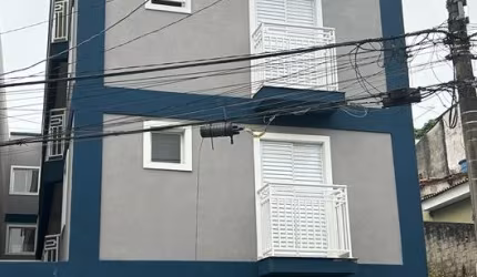 Apartamento pequeno 1 dormitório grande, e elevador.