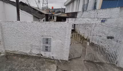 TERRENO COM CASAS ANTIGAS 450M² CASA VERDE