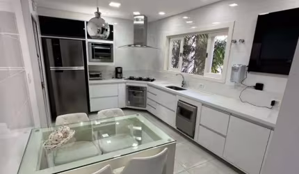 Urbanova, casa com 4 dorms e piscina / Aceita permuta