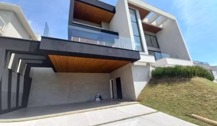 Reserva do Paratey, casa nova com 4 suítes / Aceita permuta