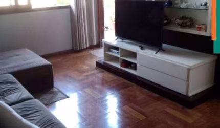 Sobrado a venda na Vila Suzana, São Paulo, SP, com143m² de área construída, 4 dormitórios, sendo 1 suíte, sala, garagem 3 autos.