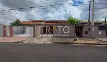 Casa com 4 quartos à venda na Alameda Carlos de Carvalho Vieira Braga, 132, Jardim Santa Helena, Valinhos, 173 m2 por R$ 820.000