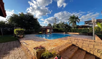 Mansão com 5 Dormitórios e Piscina no Condomínio Monte Belo em Salto/SP