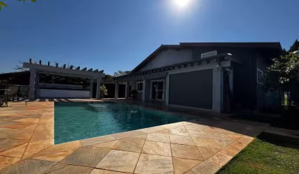 Casa com 3 dormitórios, Piscina e Área Gourmet no Cond. Mont Serrat, Salto/SP