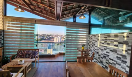 BELÍSSIMO SOBRADO NA VILA RÉ