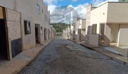 Casa à venda na Rua Maria José Alves, 110, Estância Poços de Caldas, Poços de Caldas por R$ 270.000