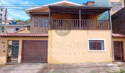 Casa com 3 quartos à venda na Rua Pacaembu, 135, Dom Bosco, Poços de Caldas, 157 m2 por R$ 480.000