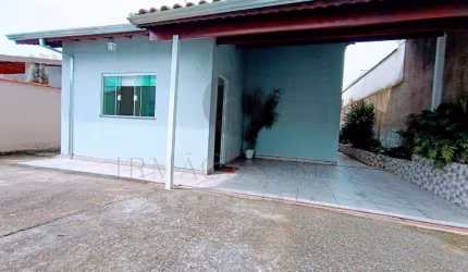 Casa com 3 quartos à venda na Rua Doutor Rowilson Flora, 713, Santa Teresa, Poços de Caldas, 120 m2 por R$ 400.000