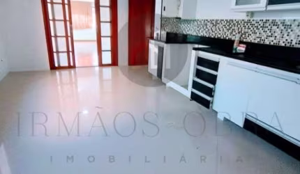 Casa com 4 quartos à venda na Avenida Santo Antônio, 633, Jardim Cascatinha, Poços de Caldas, 216 m2 por R$ 750.000