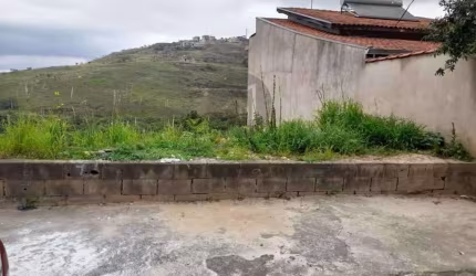 Terreno à venda na Rua Natalino Vitti, 85, Jardim Centenário, Poços de Caldas por R$ 160.000