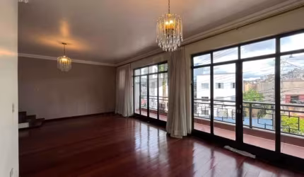 Casa com 2 quartos à venda na Rua João Maria Casalinho, 40, Santa Ângela, Poços de Caldas, 307 m2 por R$ 1.200.000