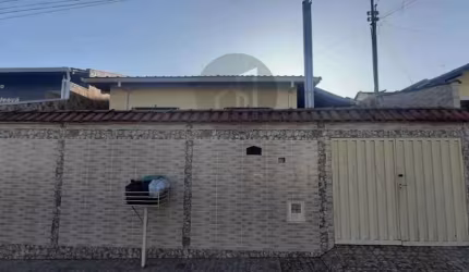 Casa com 3 quartos à venda na Rua Sebastião Evaristo, 95, Conjunto Habitacional Pedro Afonso Junqueira, Poços de Caldas, 142 m2 por R$ 330.000