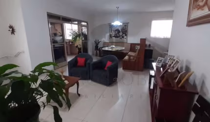 Casa com 3 quartos à venda na Rua Chile, 111, Jardim Quisisana, Poços de Caldas, 172 m2 por R$ 540.000