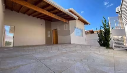 Casa com 3 quartos à venda na Rua Iolanda Lucas de Jesus Passos, 250, Village São Luiz, Poços de Caldas, 119 m2 por R$ 795.000