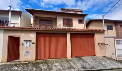 Casa com 3 quartos à venda na Rua Nair Goulart de Carvalho, 220, Parque Nova Aurora, Poços de Caldas, 160 m2 por R$ 550.000