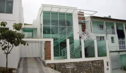 Casa com 3 quartos à venda na Avenida Juscelino Kubitschek de Oliveira, 750, Parque Vivaldi Leite Ribeiro, Poços de Caldas por R$ 1.600.000