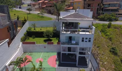 Casa com 3 quartos à venda na Rua Jurandir Franco, 56, Parque Vivaldi Leite Ribeiro, Poços de Caldas, 450 m2 por R$ 1.600.000