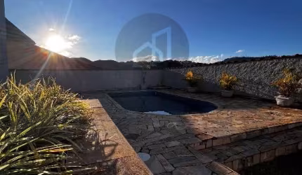 Casa com 3 quartos à venda na Rua Ítalo Zingoni, 51, Jardim Vitória, Poços de Caldas, 275 m2 por R$ 1.250.000