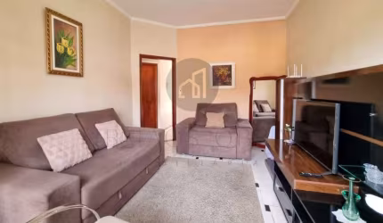 Casa com 3 quartos à venda na Rua Iolanda Cagnani Silva, 20, Boa Esperança II, Poços de Caldas, 71 m2 por R$ 300.000