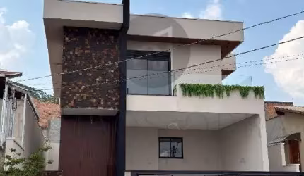 Casa com 3 quartos à venda na Rua Erpidio Vitor Nicolau, 96, Loteamento Residencial Tiradentes, Poços de Caldas, 284 m2 por R$ 950.000
