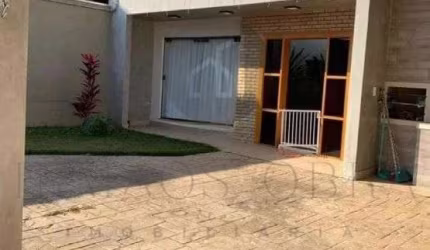 CASA TÉRREA MARAVILHOSA BAIRRO PRÓXIMO DO CENTRO DE POÇOS DE CALDAS