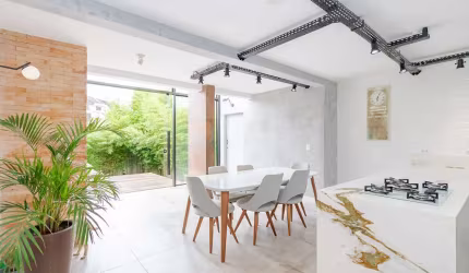 Sobrado com 3 quartos  à venda, 225.00 m2 por R$1350000.00  - Jardim Das Americas - Curitiba/PR