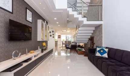 Casa de Condomínio com 4 quartos  à venda, 330.00 m2 por R$1890000.00  - Boqueirao - Curitiba/PR
