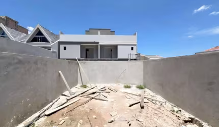 Sobrado com 3 quartos  à venda, 100.12 m2 por R$689000.00  - Xaxim - Curitiba/PR