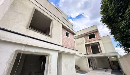 Sobrado com 3 quartos  à venda, 126.89 m2 por R$820000.00  - Novo Mundo - Curitiba/PR