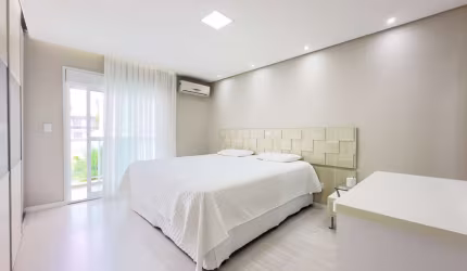 Sobrado com 2 quartos  à venda, 170.00 m2 por R$800000.00  - Xaxim - Curitiba/PR