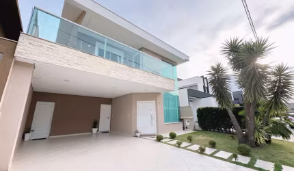 Casa de Condomínio com 4 quartos  à venda, 259.34 m2 por R$2190000.00  - Pinheirinho - Curitiba/PR