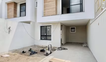 Sobrado com 3 quartos  à venda, 105.52 m2 por R$675000.00  - Pinheirinho - Curitiba/PR