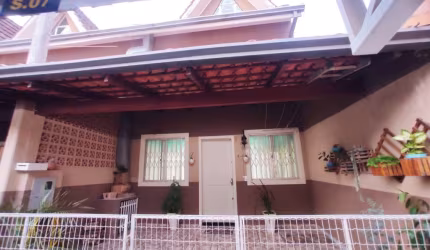 Sobrado com 3 quartos  à venda, 96.00 m2 por R$550000.00  - Pinheirinho - Curitiba/PR