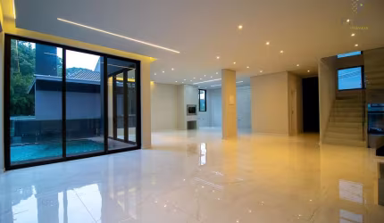 Casa Residencial com 4 quartos  à venda, 384.83 m2 por R$2990000.00  - Campo Comprido - Curitiba/PR