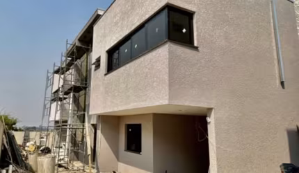 Sobrado com 3 quartos  à venda, 140.00 m2 por R$849000.00  - Tingui - Curitiba/PR