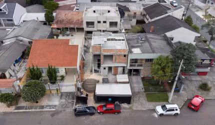 Sobrado com 3 quartos  à venda, 121.64 m2 por R$715000.00  - Capao Raso - Curitiba/PR
