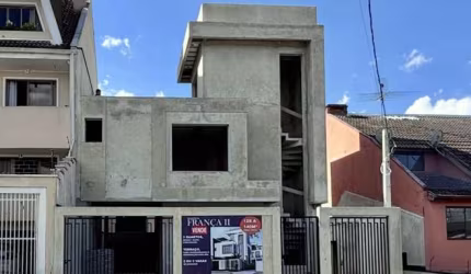 Sobrado com 3 quartos  à venda, 140.00 m2 por R$1100000.00  - Jardim Das Americas - Curitiba/PR