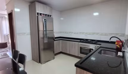 Sobrado com 3 quartos  à venda, 107.00 m2 por R$499000.00  - Sitio Cercado - Curitiba/PR