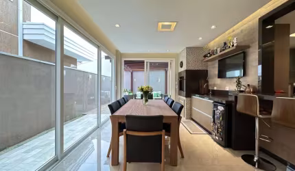 Casa de Condomínio com 3 quartos  à venda, 246.00 m2 por R$2200000.00  - Boqueirao - Curitiba/PR