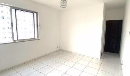 Apartamento 2 Quartos, Suíte, Nascente, Armários, Garagem, Pronto Para Morar!