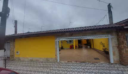 Excelente casa, ampla, bem localizada, perto da praia