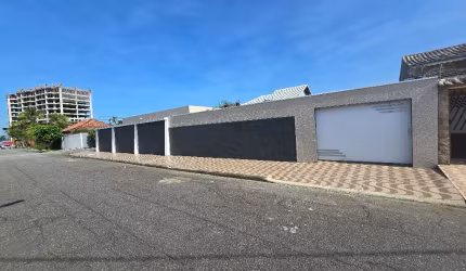 Ótima casa perto da praia, bairro seguro