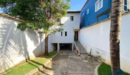 Casa à Venda em Planalto, Belo Horizonte - MG