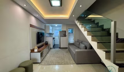 Casa Geminada à Venda em Santa Amélia, Belo Horizonte - MG